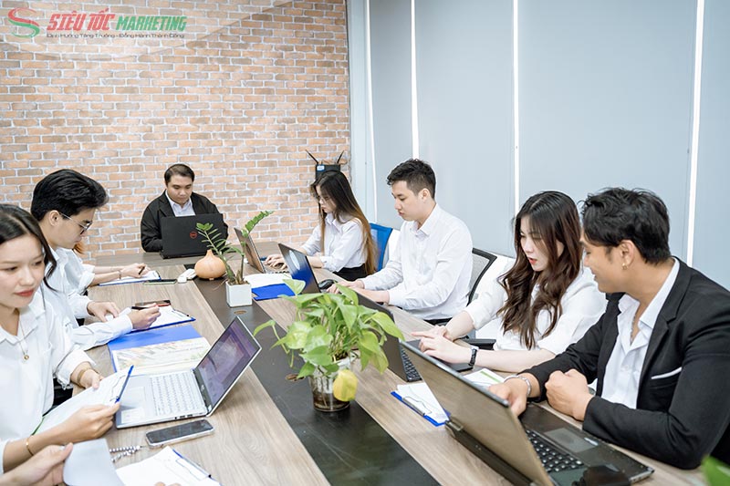 Nhân sự chuyên nghiệp tại Siêu Tốc Marketing Nhân sự chuyên nghiệp tại Siêu Tốc Marketing