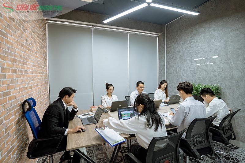 Marketing in-house kết hợp agency