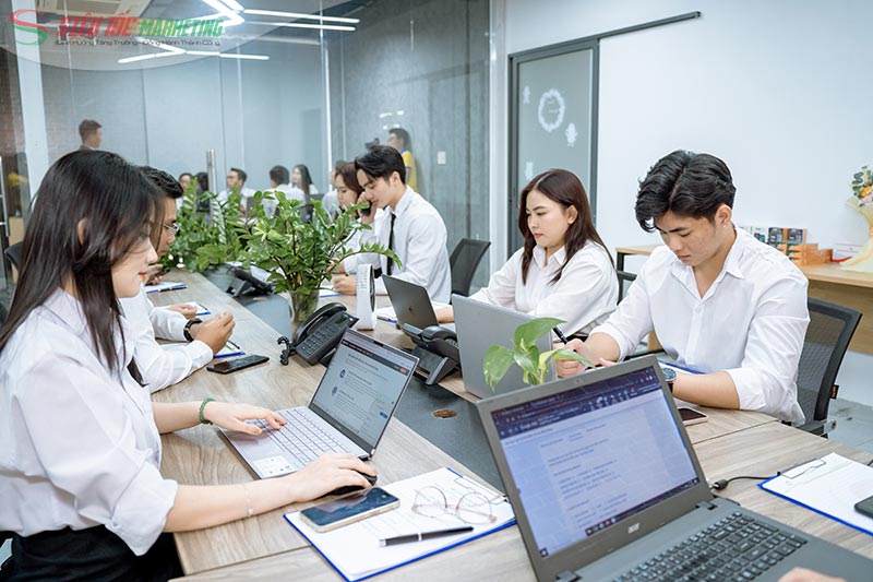 Đội ngũ SIÊU TỐC Marketing Đội ngũ SIÊU TỐC Marketing