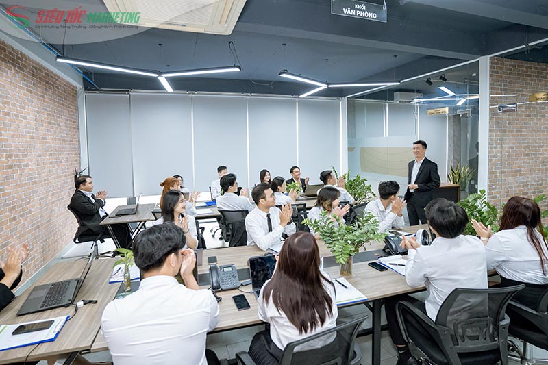 Đội ngũ SIÊU TỐC Marketing Đội ngũ SIÊU TỐC Marketing