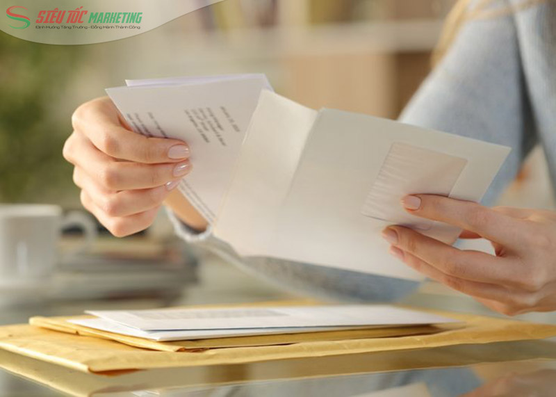 Tiếp thị thư trực tiếp (Direct Mail) Tiếp thị thư trực tiếp (Direct Mail)