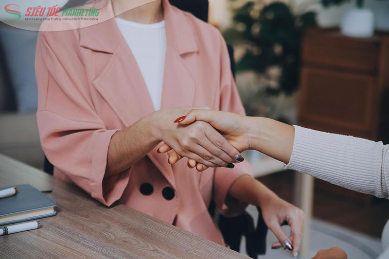 Một giao dịch hoàn tất một cách chuyên nghiệp sẽ tạo cho khách hàng ấn tượng tích cực Một giao dịch hoàn tất một cách chuyên nghiệp sẽ tạo cho khách hàng ấn tượng tích cực