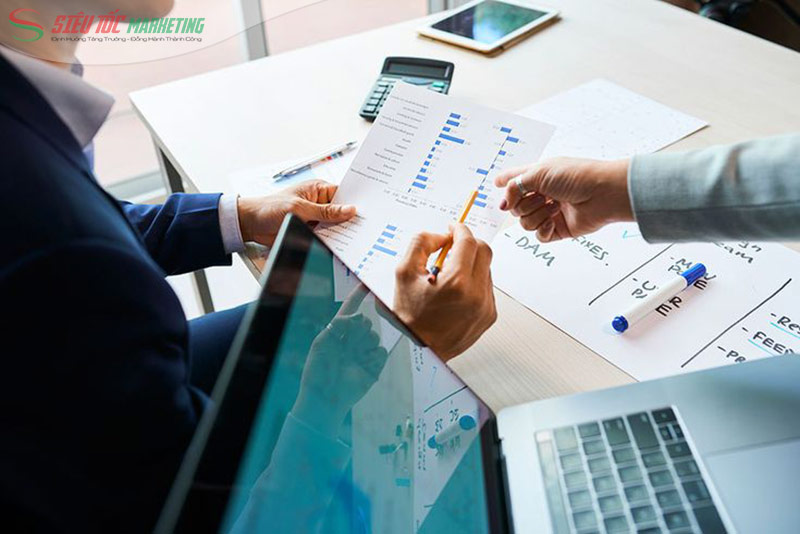 Nghiên cứu định lượng cho phép doanh nghiệp dự báo các biến động Nghiên cứu định lượng cho phép doanh nghiệp dự báo các biến động