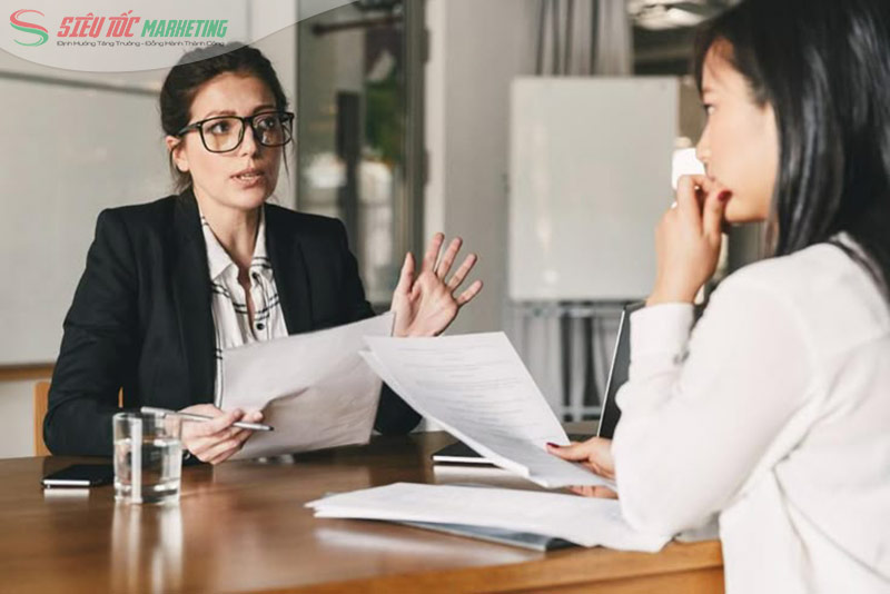 Phỏng vấn sâu qua các cuộc trò chuyện trực tiếp Phỏng vấn sâu qua các cuộc trò chuyện trực tiếp