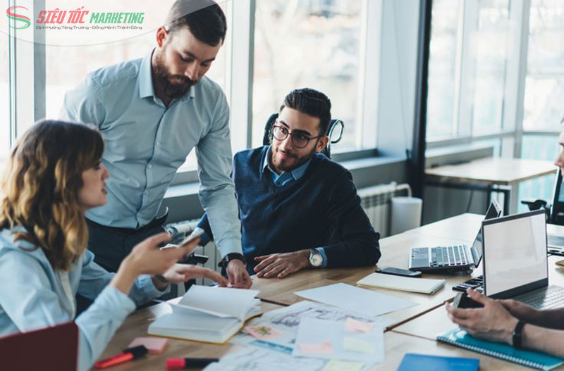 Đánh giá đối thủ cùng phân khúc kỹ càng Đánh giá đối thủ cùng phân khúc kỹ càng