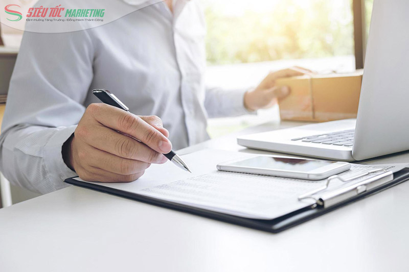 Phân tích và xác định đối thủ Phân tích và xác định đối thủ